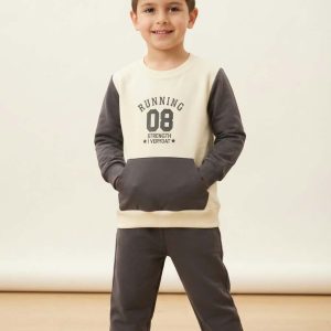 Детски спортен комплект „RUNNING 08“ (Бежово и тъмно сиво)