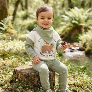 Детски комплект с мечо и бандана „Born to explore“ (Зелено и екрю)